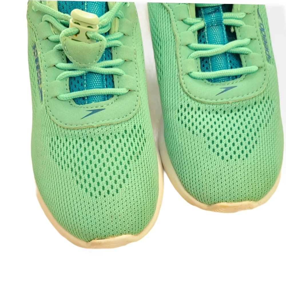 SPEEDO Aqua Water shoes size Large 2/3 for girls